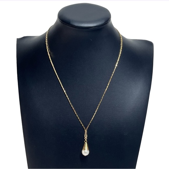 VTG 80's Teardrop Pearl Pendant Golden Necklace 17" - Picture 1 of 9